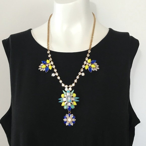 Necklace gold pastel flowers statement jewelry - Picture 7 of 7